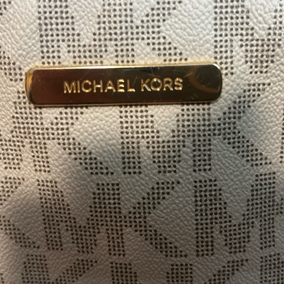 Micheal Kors Monogram Tote Handbag - Picture 3 of 8